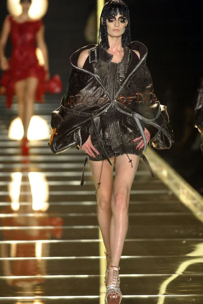 Look 28